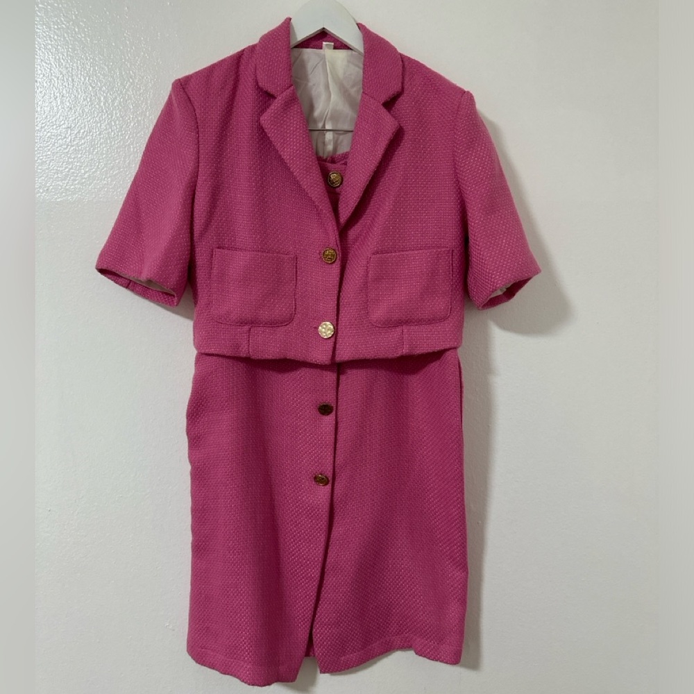 Short sleeve with pencil skirt set in pink